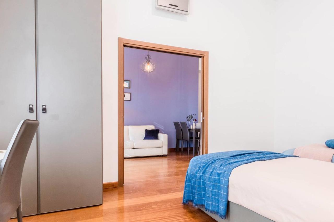 Hintown Duomo Via Baracchini Apartment Milano Exterior foto